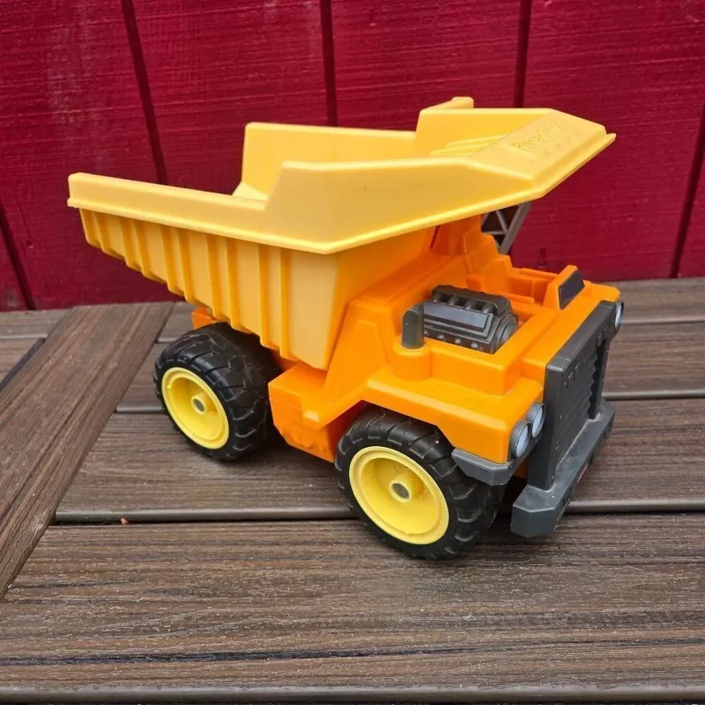 Fisher Price Little People Ruff Tuff Rumblin Dump Truck rare htf construction